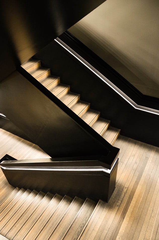 What Are the Benefits of Refinishing Hardwood Stairs? – Barbati